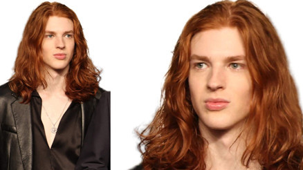 Milyonlarca kişiyle birlikte babasının yeniden doğuşunu izledi Milyonlarca kişiyle birlikte babasının yeniden doğuşunu izledi