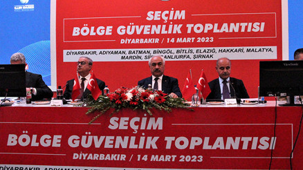 İçişleri Bakan Yardımcısı Ersoy, Diyarbakırda seçim güvenlik toplantısında İçişleri Bakan Yardımcısı Ersoy, Diyarbakırda seçim güvenlik toplantısında