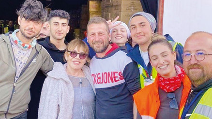 Sezen Aksudan yardım ziyareti