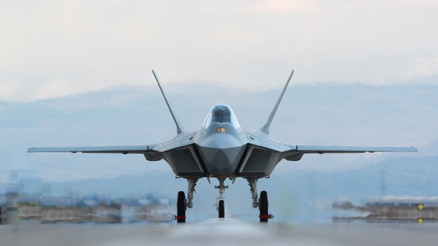 Savunma Sanayii Başkanı Demir duyurdu: Milli Muharip Uçak hangardan çıktı