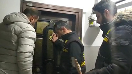 Lüks plazalara Alo Masaj operasyonu: 7 gözaltı Lüks plazalara Alo Masaj operasyonu: 7 gözaltı