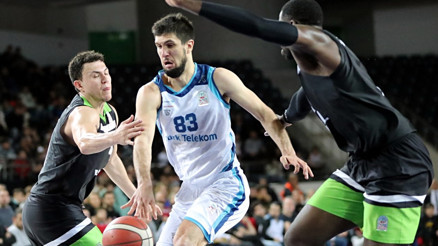 Türk Telekom evinde yenilgisiz yoluna devam ediyor