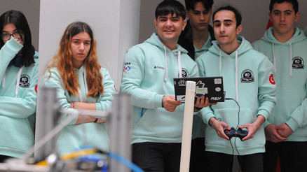 Robotlarıyla Kanada’da yarışacaklar