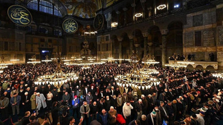 İstanbulda ilk teravih namazı kılındı