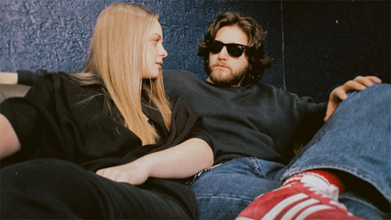 Tanıştığımız kulise iki yıl sonra evli olarak ilk kez gittik