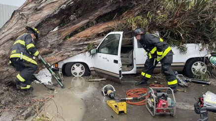 California’da sel ve fırtına etkili oldu: 2 ölü