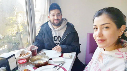 Sevgililer kahvaltıda