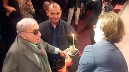 Usta oyuncu Haldun Dormene 95 yaş sürprizi