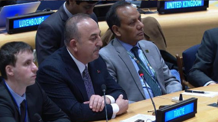 Bakan Çavuşoğlu: Küresel zorluklar ve çatışmalar çaresiz insanların üzerindeki göç baskısını artırıyor Bakan Çavuşoğlu: Küresel zorluklar ve çatışmalar çaresiz insanların üzerindeki göç baskısını artırıyor