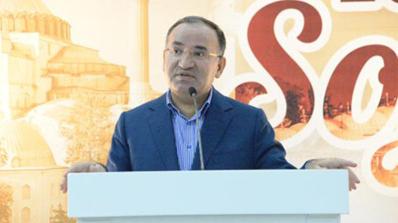Bakan Bozdağ Diyarbakırda konuştu: Çadırda kimse kalmadı Bakan Bozdağ Diyarbakırda konuştu: Çadırda kimse kalmadı