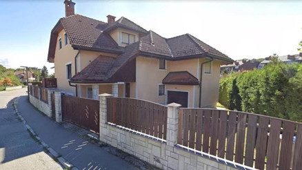 35 numarada yaşayan sıradan ailenin sırrı ne Slovenya Dışişleri Bakanından resmi açıklama geldi 35 numarada yaşayan sıradan ailenin sırrı ne Slovenya Dışişleri Bakanından resmi açıklama geldi