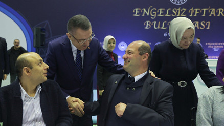 Cumhurbaşkanı Yardımcısı Oktay: Mescid-i Aksanın kutsiyetine saldırılar kabul edilemez