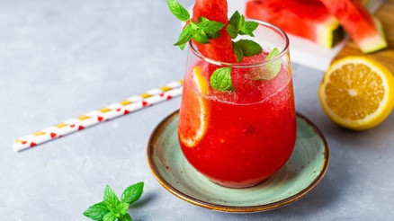 Rüzgar Sünbül ile Ramazan 16. gün iftar menüsü: Sebze çorbası, dızmana, karpuzlu limonata, revani...