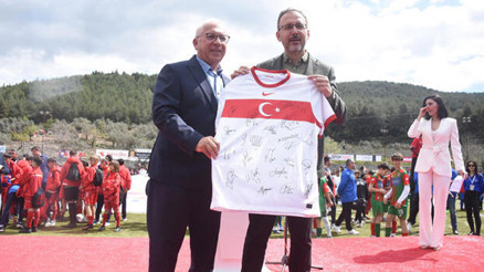 Gençlik ve Spor Bakanı Kasapoğlu: Türk futbolu kısır tartışmalardan kurtulmalı Gençlik ve Spor Bakanı Kasapoğlu: Türk futbolu kısır tartışmalardan kurtulmalı