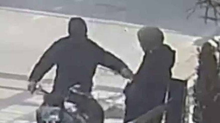 Gaziantepte motosikletli kapkaççı kamerada