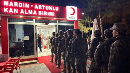 Özel harekattan Kızılaya kan bağışı