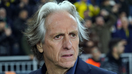 Karagümrük - Fenerbahçe maçı sonrası çarpıcı yorum: Jorge Jesusun tercihleri değil, çaresizliği kazandırdı | Beşiktaş, Trabzonsporu geçerse yarışa tutunur