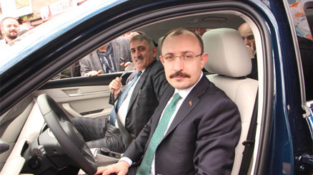 Bakan Muş, açılışa TOGG T10X ile geldi