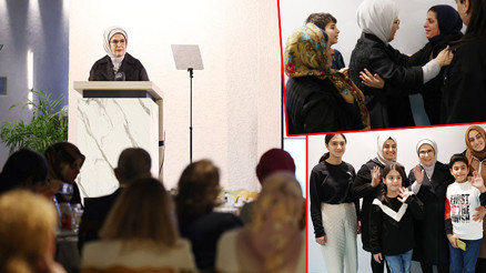 Emine Erdoğan, depremzedeler ve hayırseverlerle iftarda bir araya geldi: Yaraları iyileştirmek için var gücümüzle çalışabiliriz Emine Erdoğan, depremzedeler ve hayırseverlerle iftarda bir araya geldi: Yaraları iyileştirmek için var gücümüzle çalışabiliriz