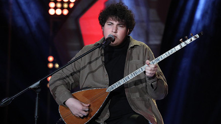 Kaan Kısaparmak kimdir, kaç yaşında, nereli Fatih Kısaparmakın oğlu Kaan Kısaparmak şarkıları ve biyografisi