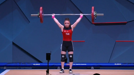 Milli halterci Cansu Bektaş’tan koparmada altın madalya