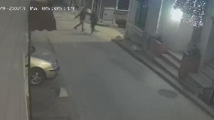 Beyoğlunda köpek bakımı nedeniyle tartıştığı kişiyi bıçakladı