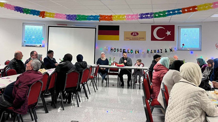 Bad Salzuflen DİTİB Mevlana Camii’nde ilk nesile ‘Ahde Vefa’ iftarı Bad Salzuflen DİTİB Mevlana Camii’nde ilk nesile ‘Ahde Vefa’ iftarı