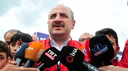 Bakan Varank, Savaşan İnsansız Hava Araçları (İHA) yarışması programında açıklama yaptı