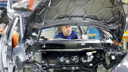 ‘Yatırımlık’ araç mesaisi... Otomotiv fabrikaları artan sıfır araç talebine yetişemiyor ‘Yatırımlık’ araç mesaisi... Otomotiv fabrikaları artan sıfır araç talebine yetişemiyor