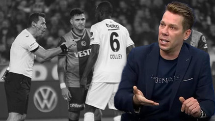 İlk yarı bordo-siyah olan maç, 2. yarı mavi ile beyaza döndü