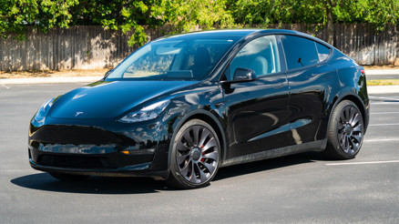 Tesla yine fiyat indirdi