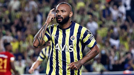 Jorge Jesus da Roberto Mancini de Joao Pedrodan vazgeçmedi Yıldız golcü hem kendini hem Fenerbahçeyi kurtardı