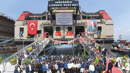 23 Nisan’ı ‘Rauf Bey’de kutladılar