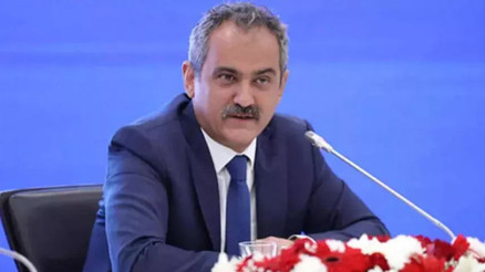 Deprem bölgesinde telafi eğitimi... Bakan Özer tarihleri açıkladı