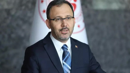 Bakan Kasapoğlu, Fenerbahçeyi tebrik etti