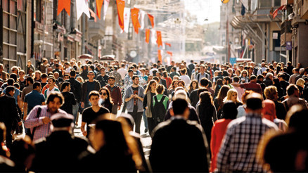 TÜİK Türkiye’de ortalama yaşam süresini açıkladı: Ömrümüz 77.7 yıl TÜİK Türkiye’de ortalama yaşam süresini açıkladı: Ömrümüz 77.7 yıl