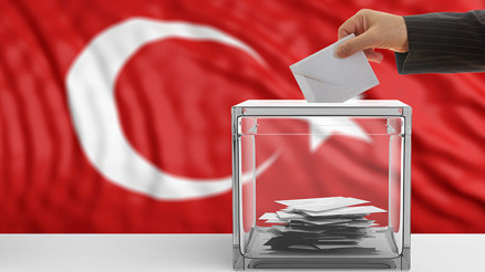 Almanya Büyükelçiliğinden seçim sandığı açıklaması Almanya Büyükelçiliğinden seçim sandığı açıklaması