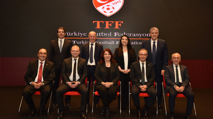 İyi maç yönetene prim, kötü performans gösterene ceza İyi maç yönetene prim, kötü performans gösterene ceza