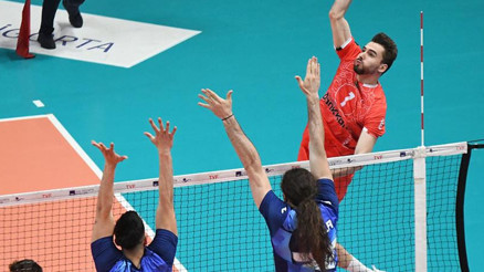 Efeler Ligi Metin Görgün Sezonunda finalin adı belli oldu