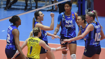 Fenerbahçe Opet finale yükseldi, Vakıfbank’ın rakibi oldu