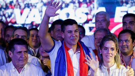 Paraguay’ın yeni başkanı Santiago Pena oldu
