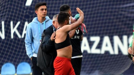Karşıyaka’da kaptan gitti Formayı çıkarın çıplak oynayın tezahüratı...