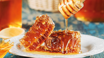 Ekmeğin üstünde, kaymağın yanında