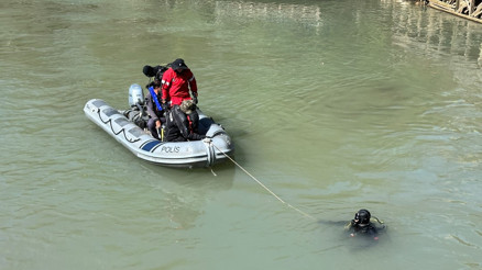 Kayıp 3 genç için 10 milyon metreküp su boşaltıldı, debi yarıya düştü