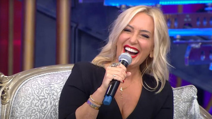 Saba Tümer kimdir, kaç yaşında, evli mi Şarkılar Bizi Söyler programına konuk oluyor…