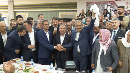 Bakan Bozdağ kan davalı iki aileyi barıştırdı