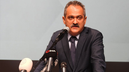 Bakan Özer: 15 Mayısta okullar tatil, 45 bin öğretmen ataması yarın