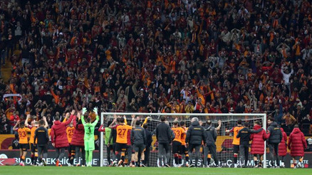 Galatasaray’ın 12’nci adamı devreye girdi