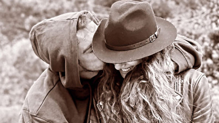 Ünlü oyuncu aşka geldi... Romantik paylaşım