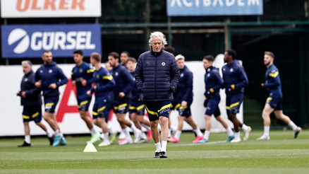 Fenerbahçe, Trabzonspor maçı hazırlıklarına başladı